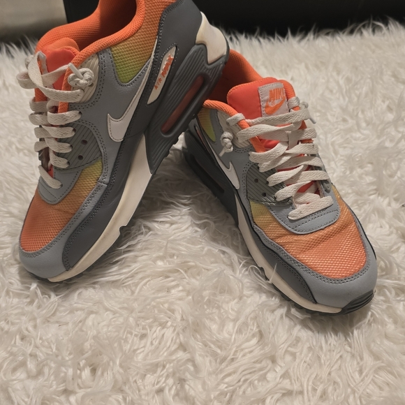 Nike Air Max 90 Orange and Gray Shoes - Picture 5 of 8